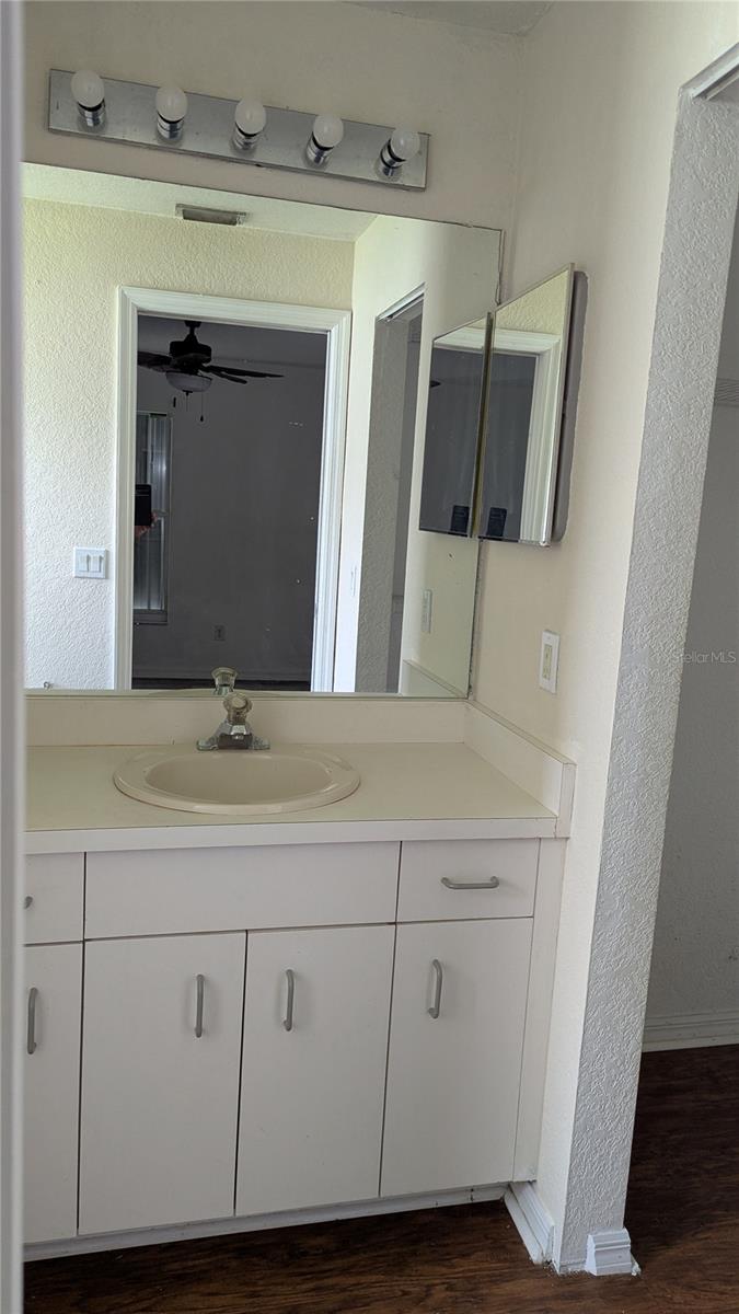 Image 13 of 41 For 2459 Cushing Drive