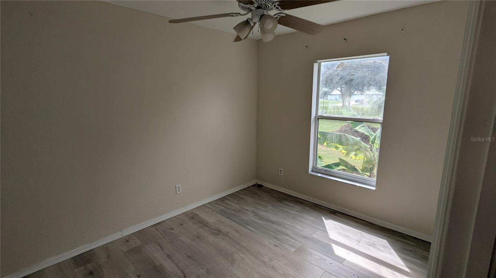 Image 17 of 41 For 2459 Cushing Drive