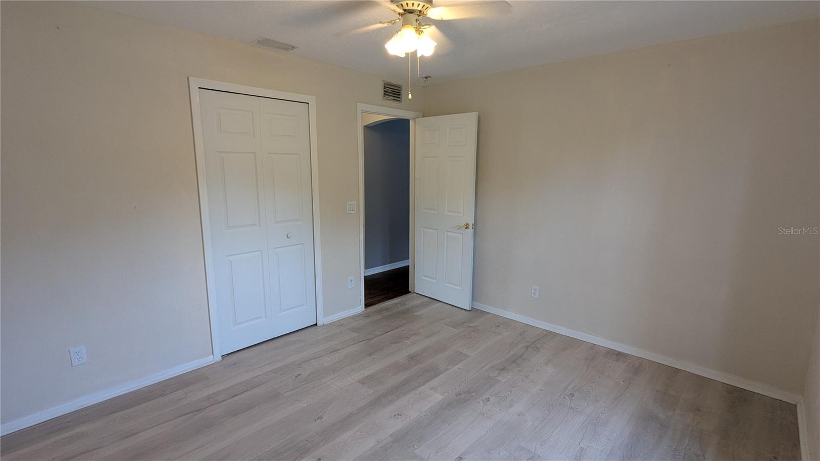 Image 18 of 41 For 2459 Cushing Drive