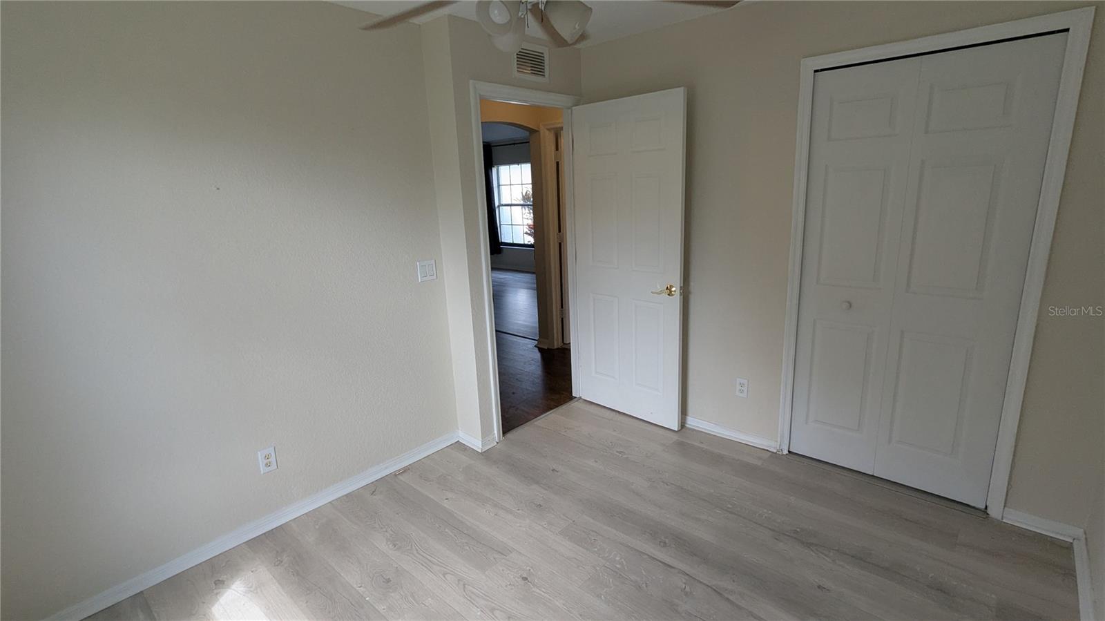 Image 19 of 41 For 2459 Cushing Drive