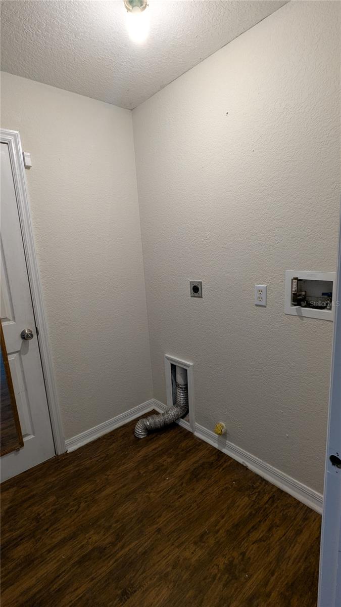 Image 20 of 41 For 2459 Cushing Drive