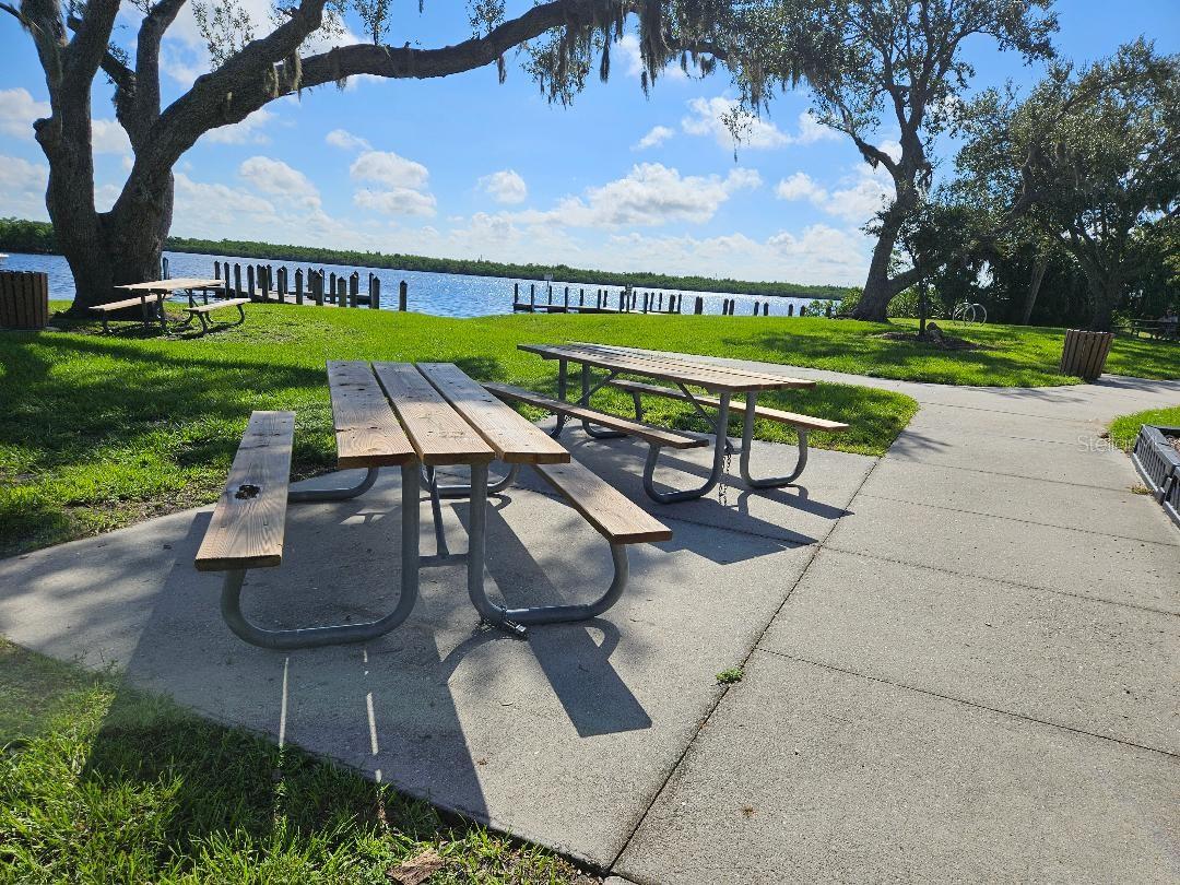 Image 27 of 41 For 2459 Cushing Drive