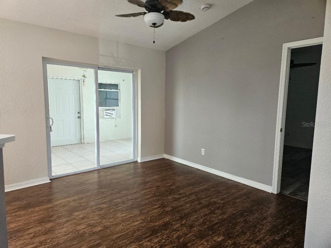 Image 9 of 41 For 2459 Cushing Drive