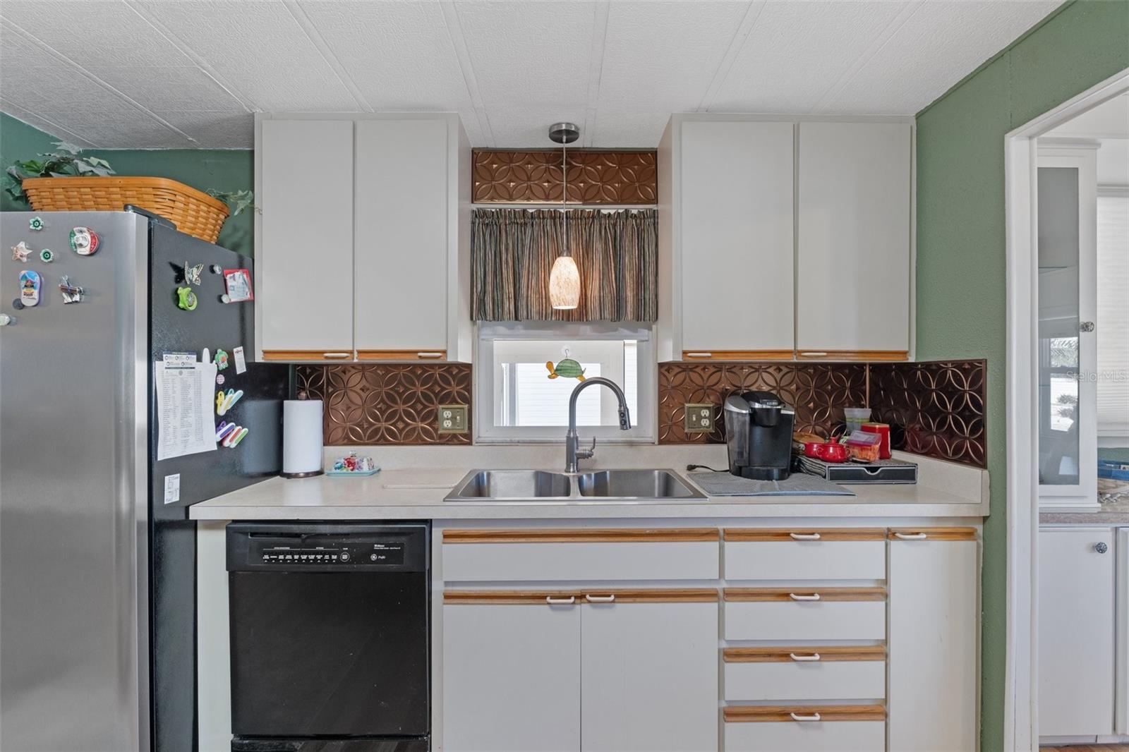 Image 14 of 82 For 175 Martinique Road