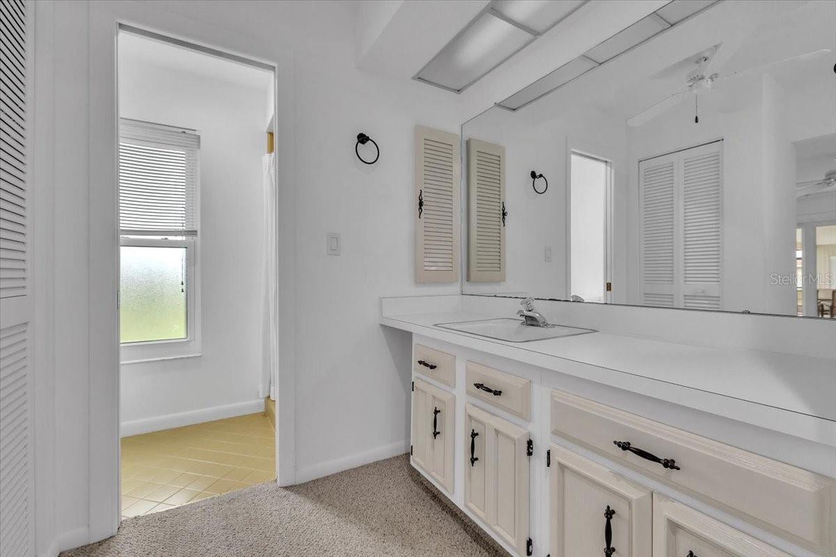 Image 14 of 40 For 907 Sidney Terrace Nw