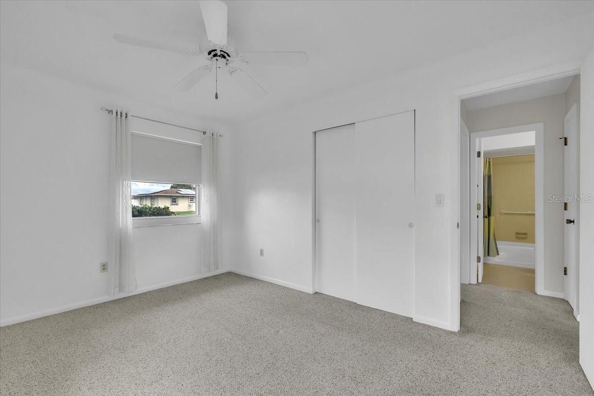 Image 18 of 40 For 907 Sidney Terrace Nw