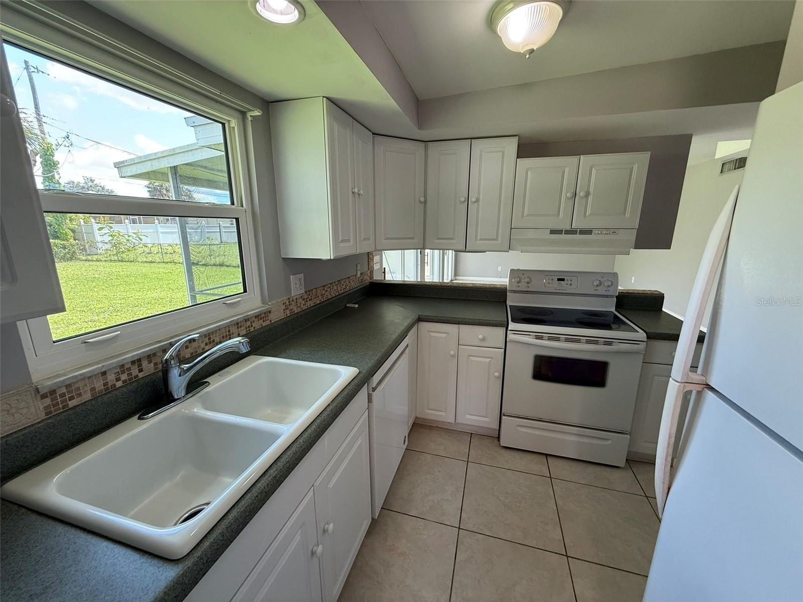 Image 6 of 14 For 1294 Preston Street