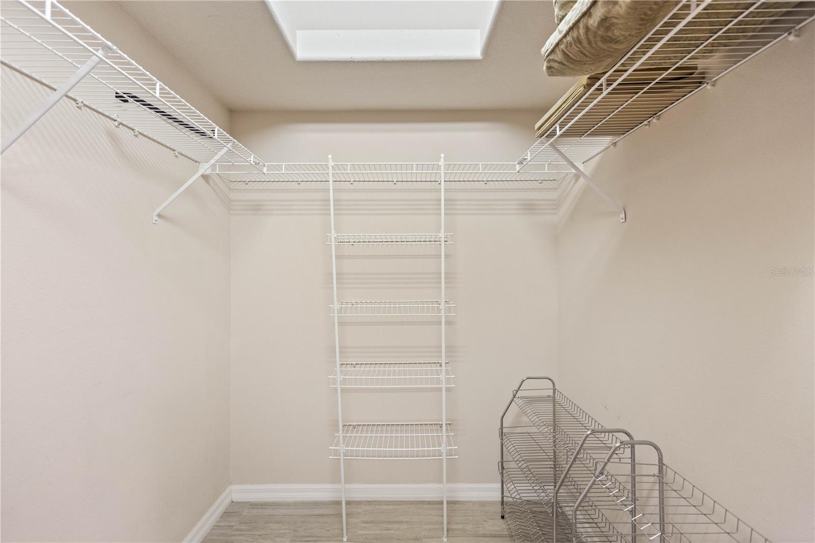 Image 16 of 57 For 5064 Whispering Oaks Drive