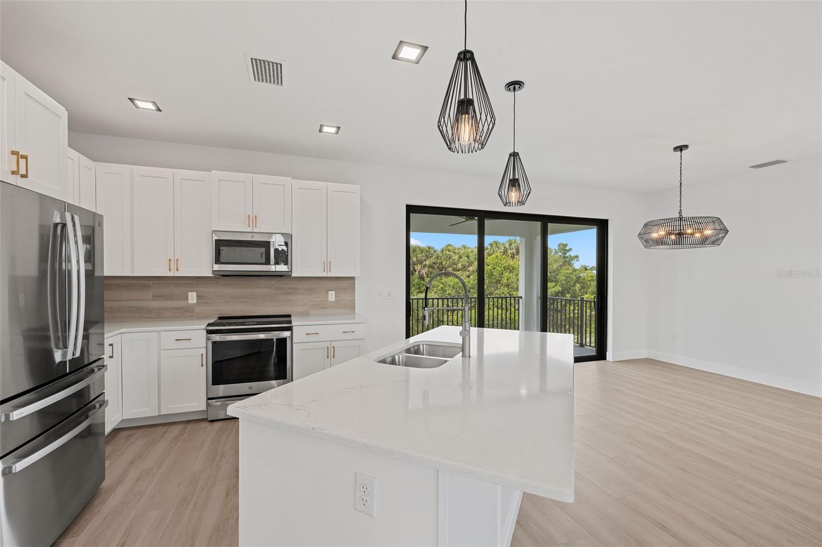 Image 16 of 49 For 18514 Ashcroft Circle