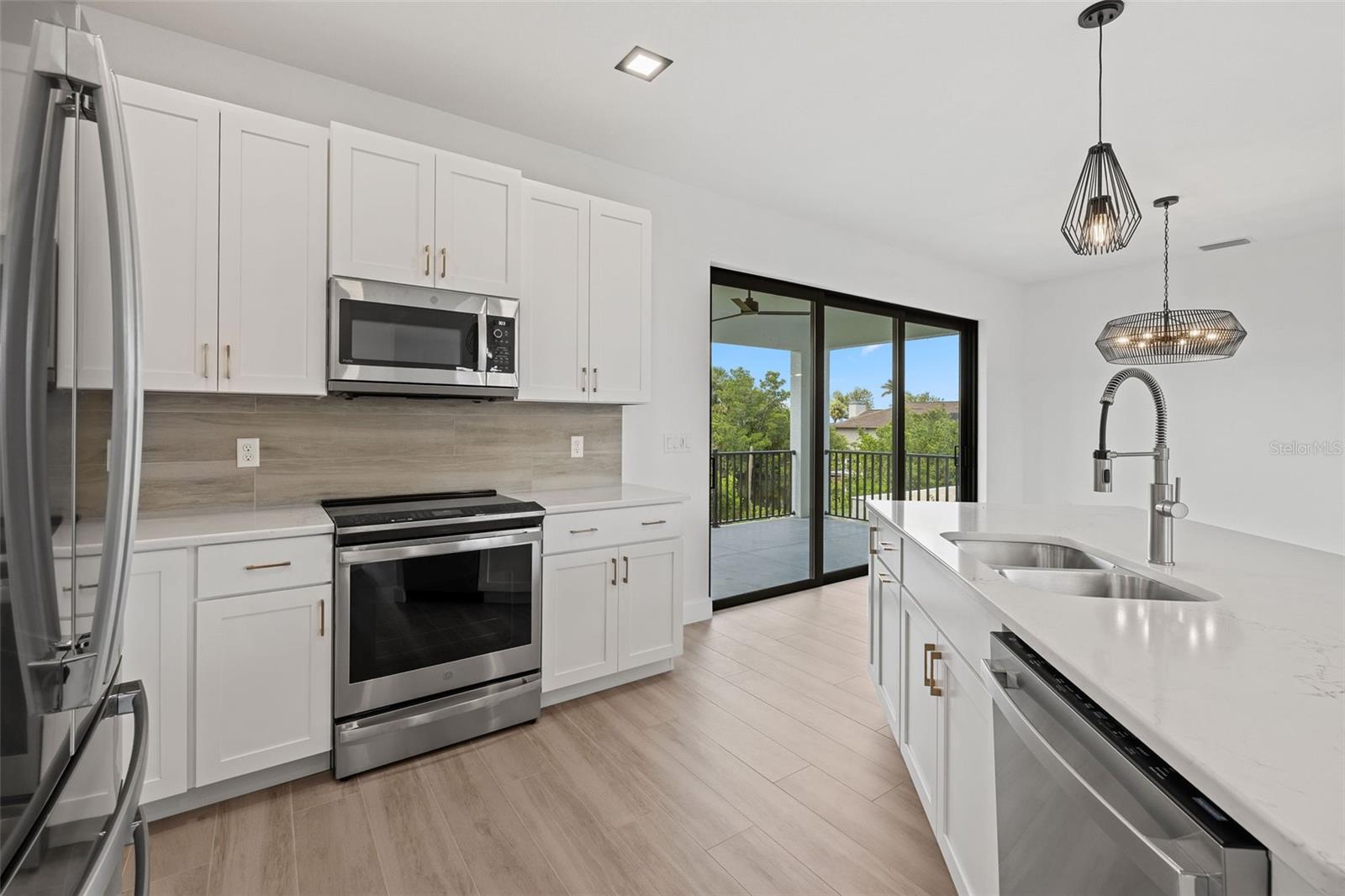 Image 17 of 49 For 18514 Ashcroft Circle