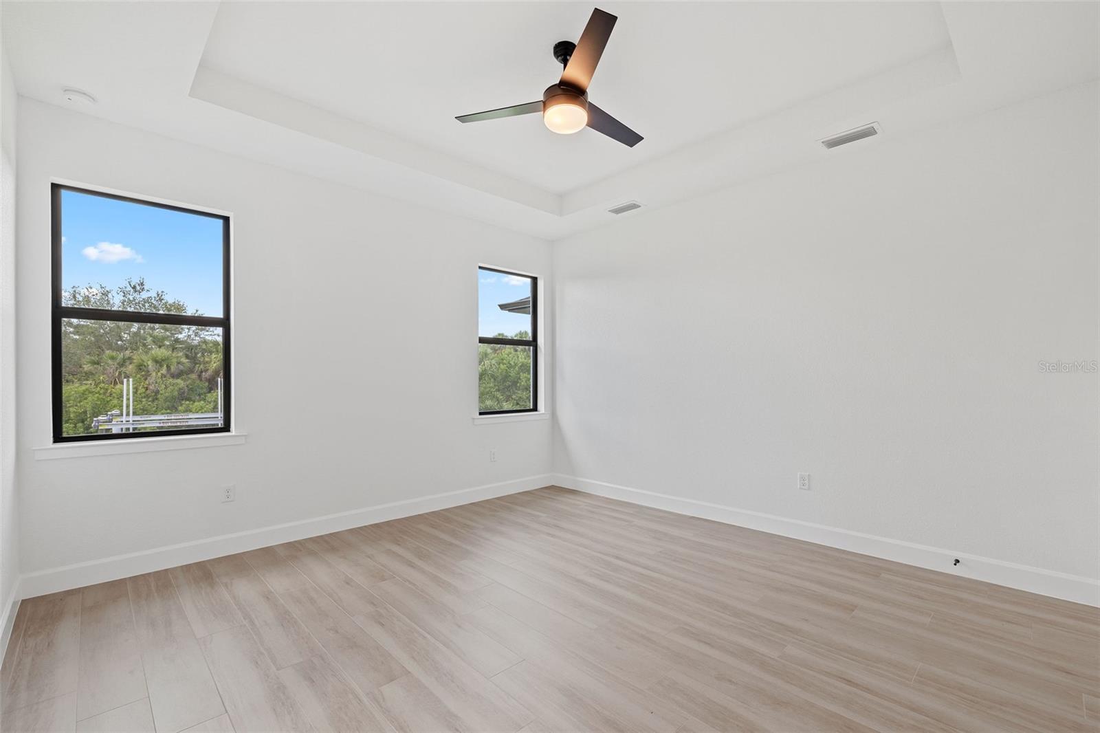 Image 24 of 49 For 18514 Ashcroft Circle