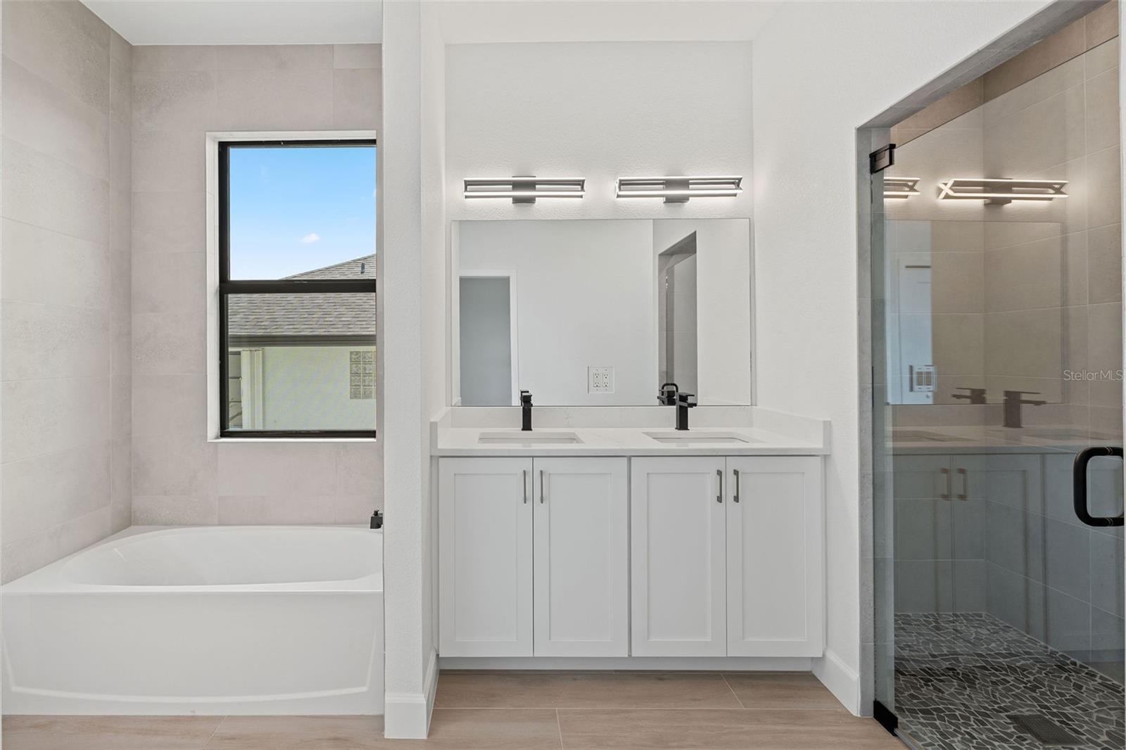 Image 25 of 49 For 18514 Ashcroft Circle