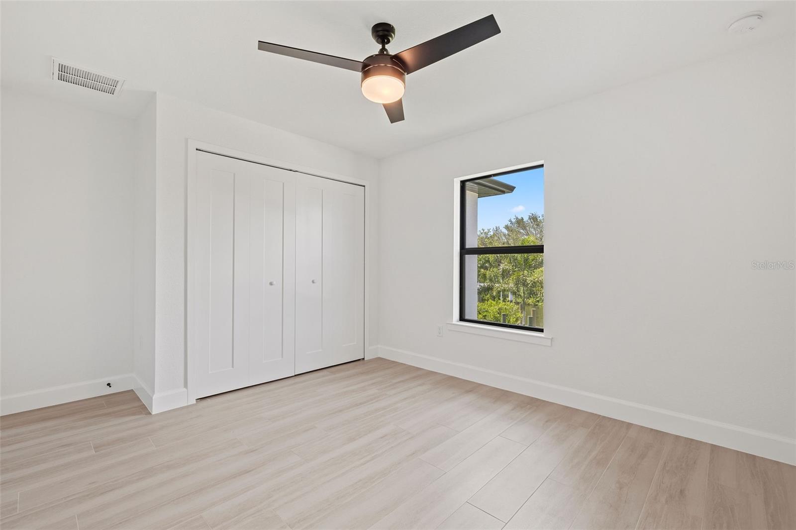 Image 31 of 49 For 18514 Ashcroft Circle