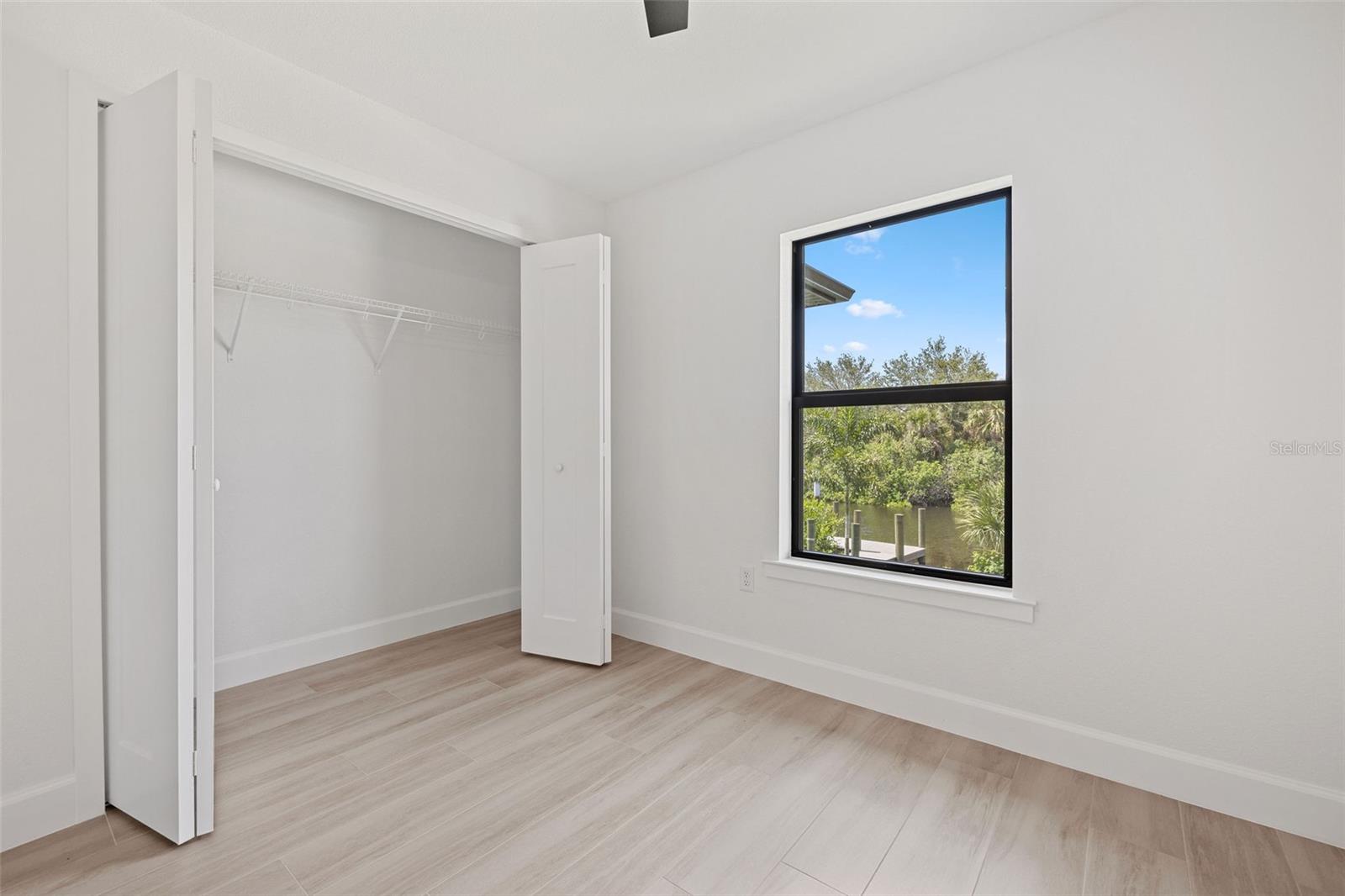 Image 32 of 49 For 18514 Ashcroft Circle