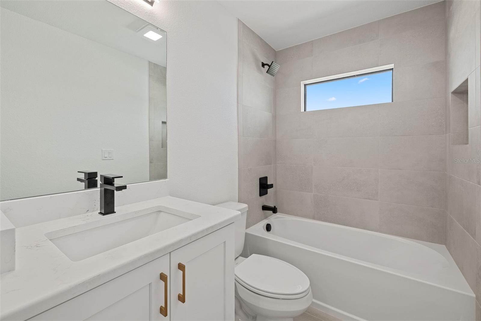 Image 37 of 49 For 18514 Ashcroft Circle