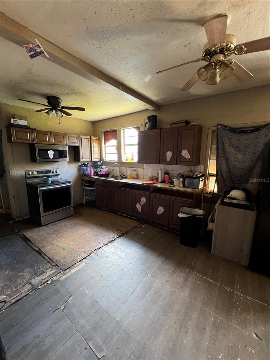 Image 6 of 14 For 219 Alabama Avenue