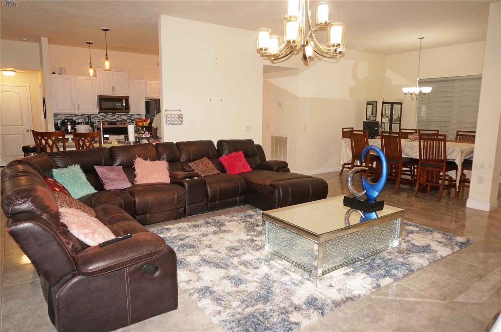 Image 6 of 49 For 501 San Cristobal Avenue