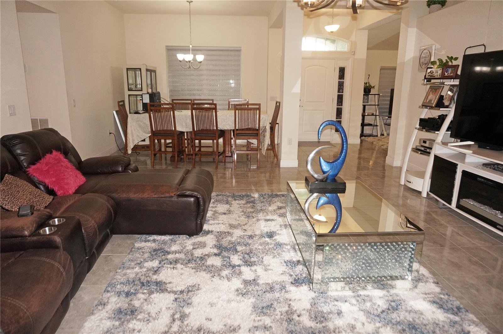Image 7 of 49 For 501 San Cristobal Avenue