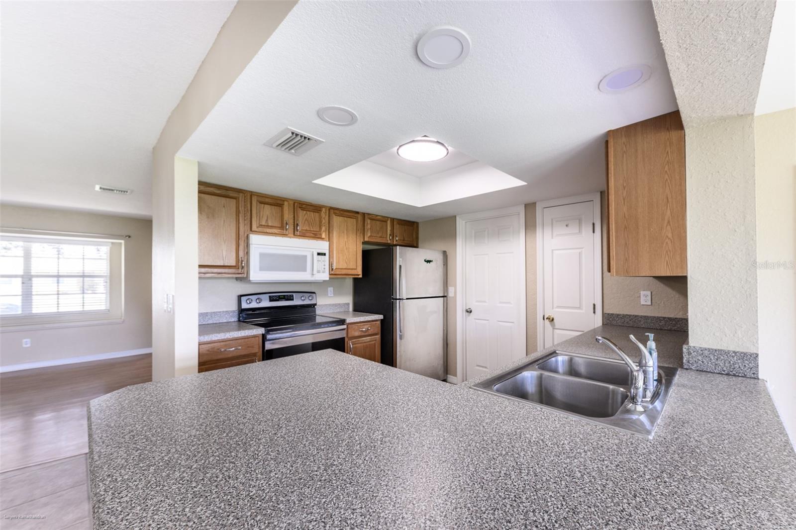 Image 16 of 54 For 2498 Abscott Street