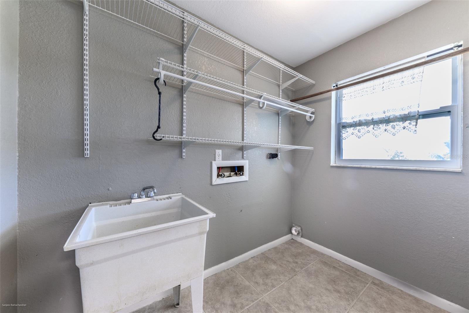 Image 22 of 54 For 2498 Abscott Street