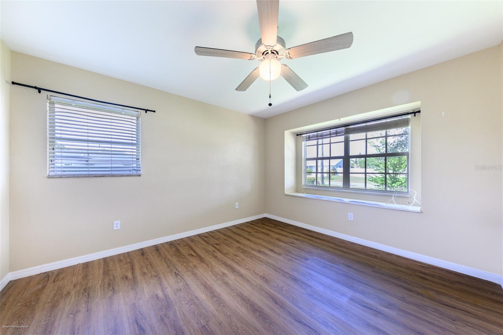 Image 35 of 54 For 2498 Abscott Street