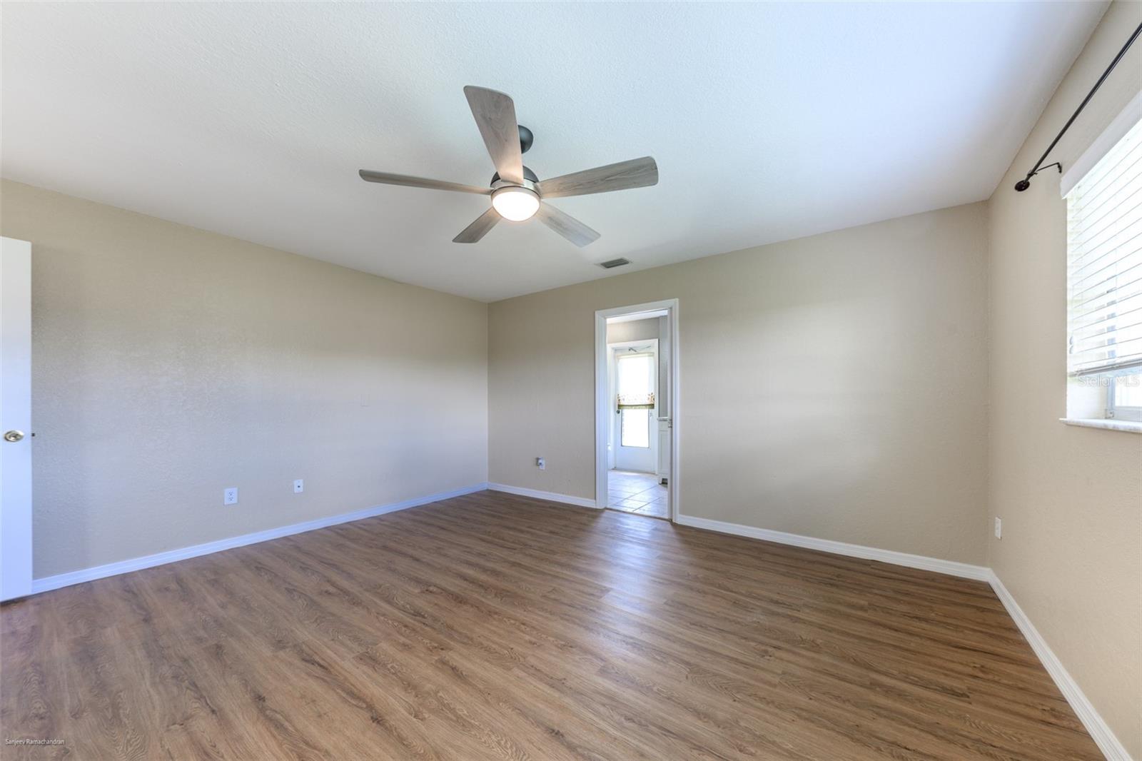 Image 46 of 54 For 2498 Abscott Street