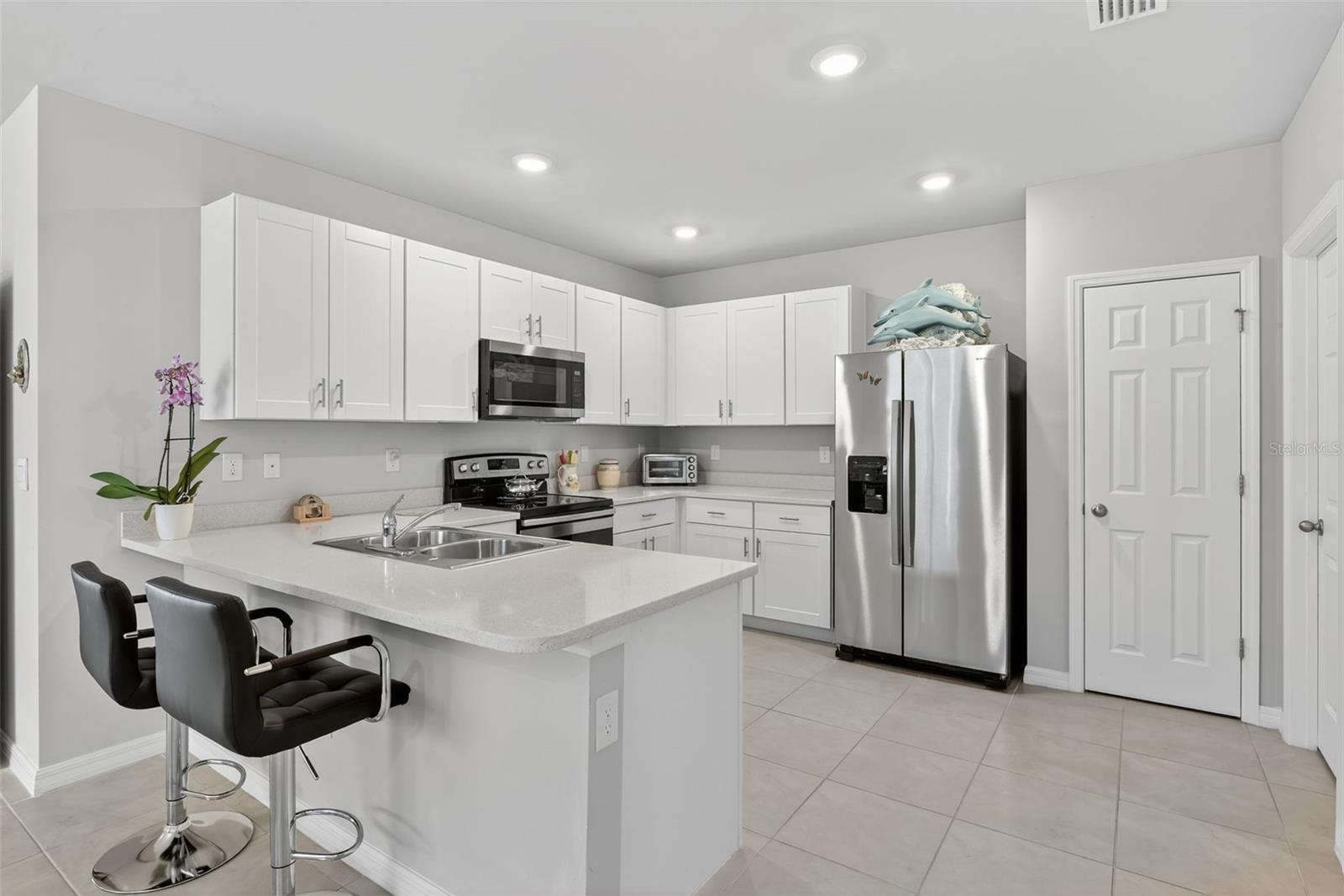Image 12 of 72 For 25201 Lenox Circle