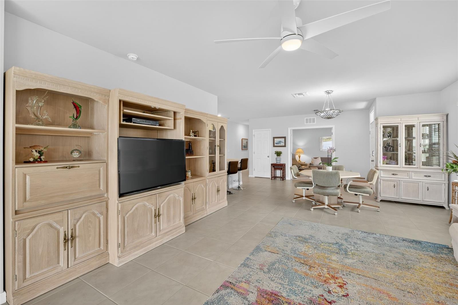 Image 17 of 72 For 25201 Lenox Circle