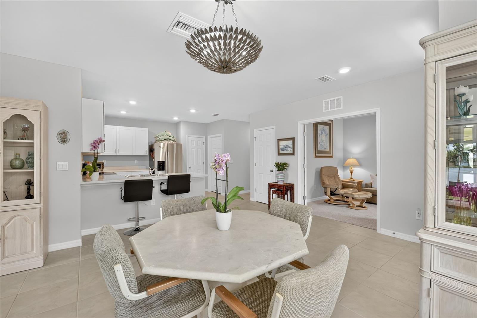 Image 19 of 72 For 25201 Lenox Circle