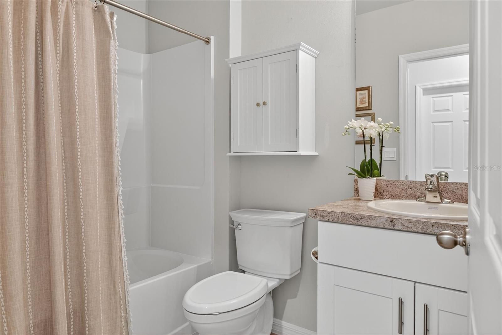 Image 28 of 72 For 25201 Lenox Circle