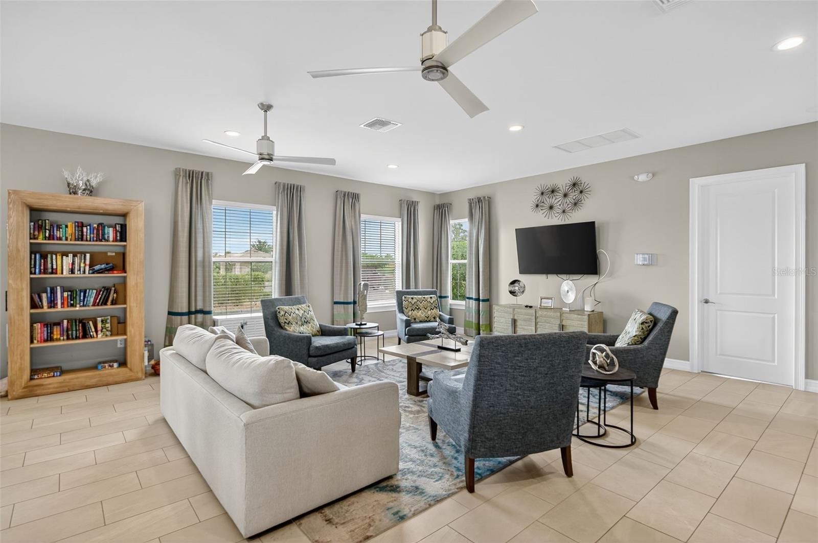 Image 67 of 72 For 25201 Lenox Circle