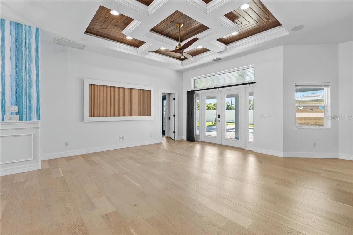 Image 11 of 86 For 2415 Price Boulevard