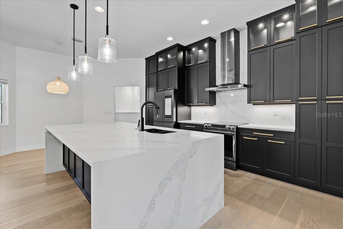 Image 17 of 86 For 2415 Price Boulevard