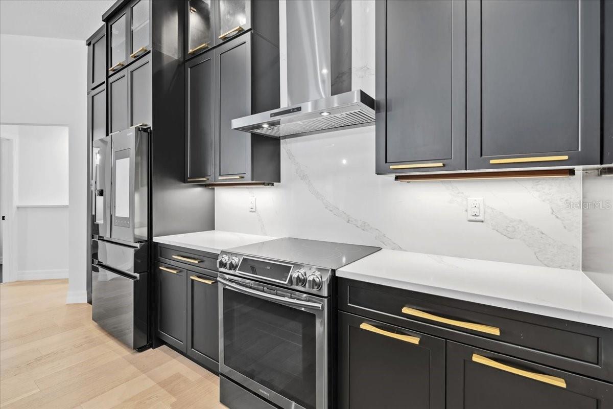 Image 19 of 86 For 2415 Price Boulevard