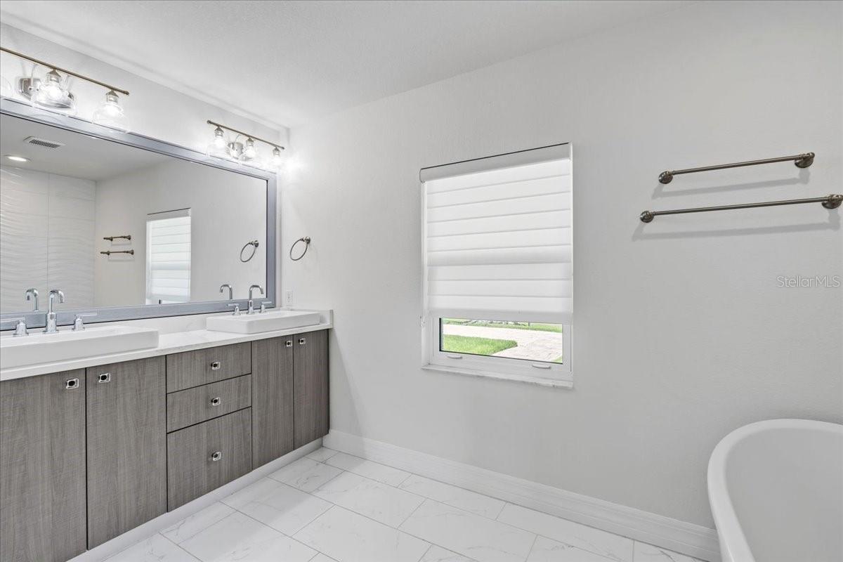 Image 38 of 86 For 2415 Price Boulevard