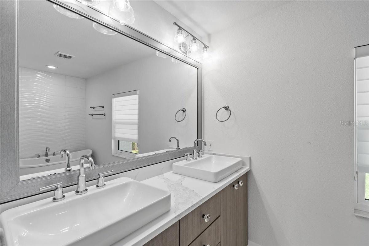 Image 39 of 86 For 2415 Price Boulevard
