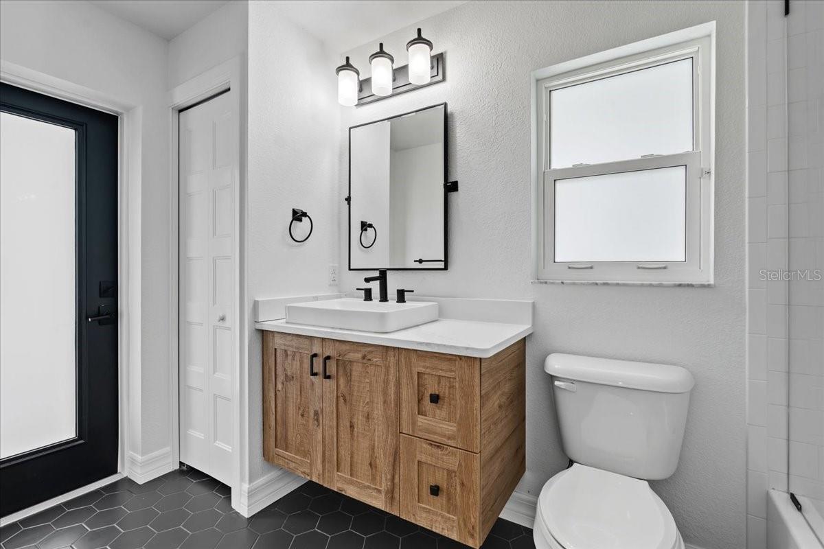 Image 43 of 86 For 2415 Price Boulevard