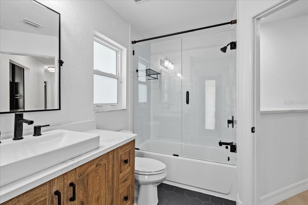 Image 44 of 86 For 2415 Price Boulevard