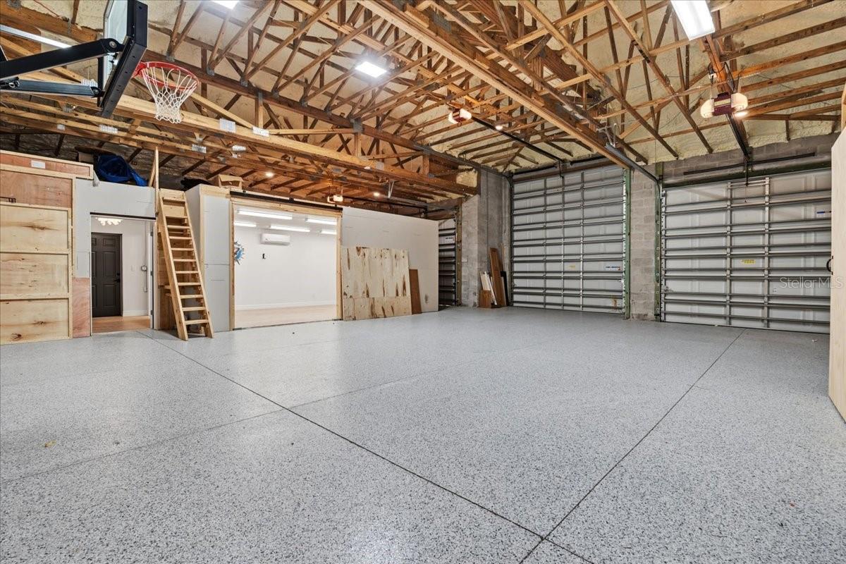 Image 77 of 86 For 2415 Price Boulevard
