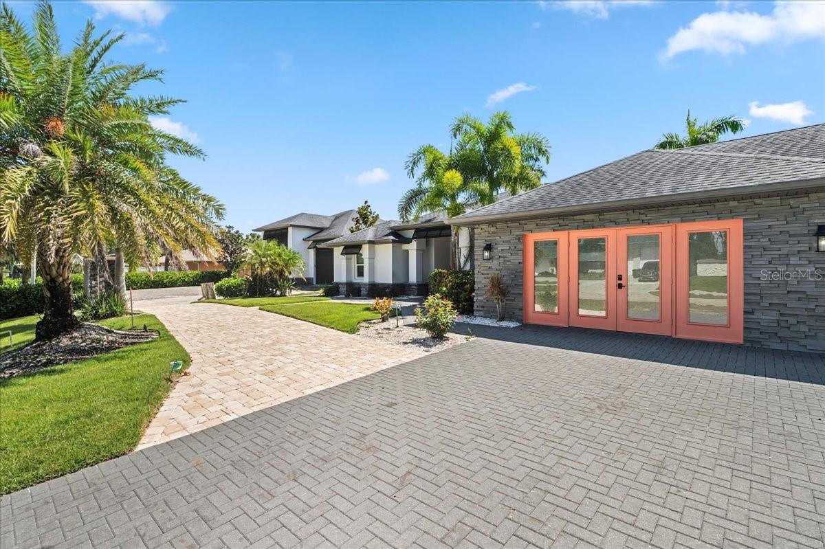 Image 81 of 86 For 2415 Price Boulevard