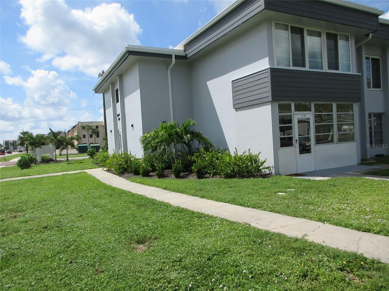 Image 2 of 30 For 21320 Brinson Avenue 119