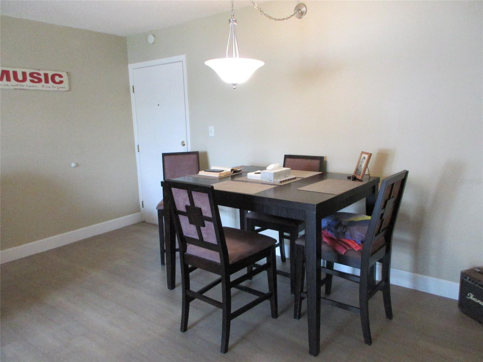 Image 3 of 30 For 21320 Brinson Avenue 119