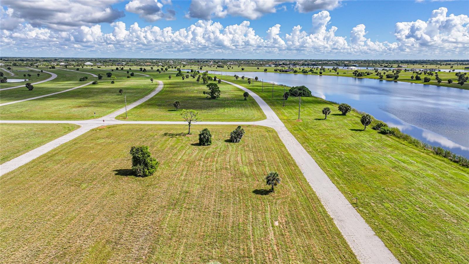 Image 17 of 30 For 37 Willow Road