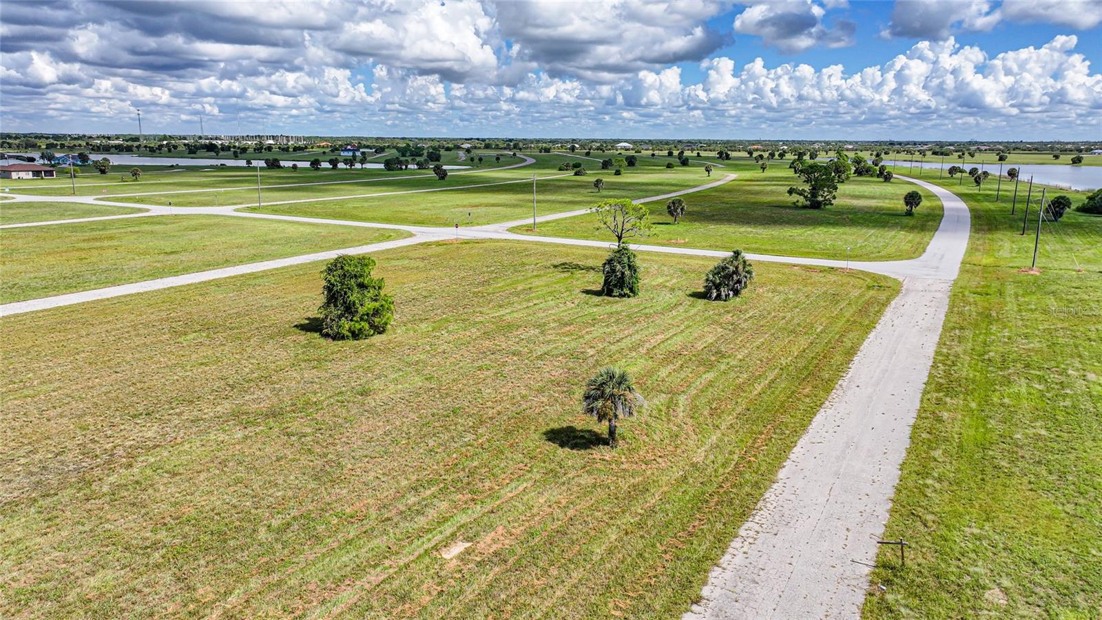 Image 19 of 30 For 37 Willow Road