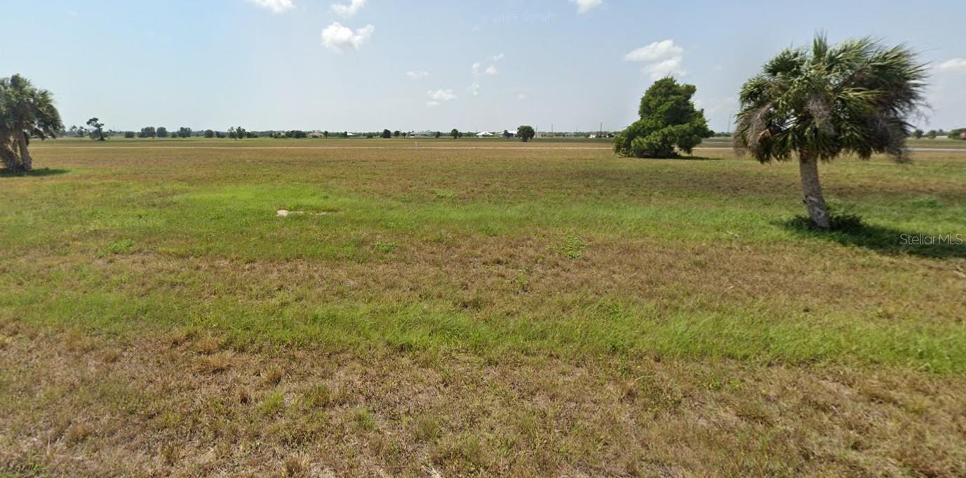 Image 2 of 30 For 37 Willow Road