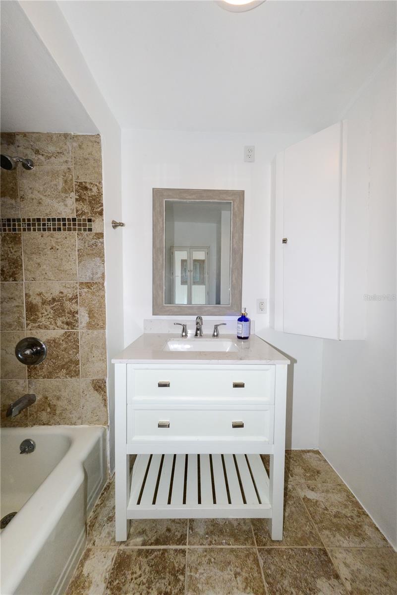 Image 20 of 36 For 3510 Riverside Drive