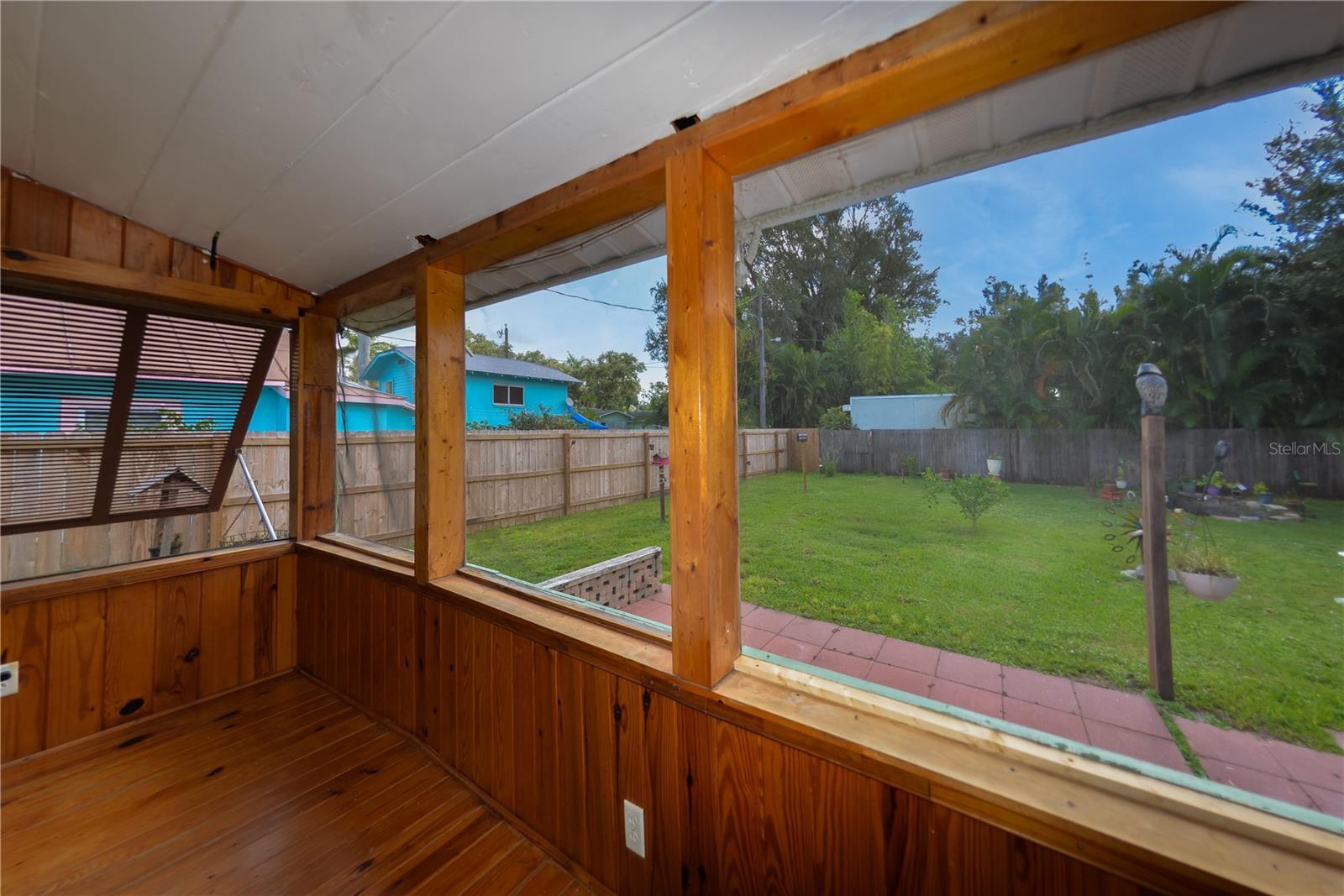 Image 24 of 36 For 3510 Riverside Drive