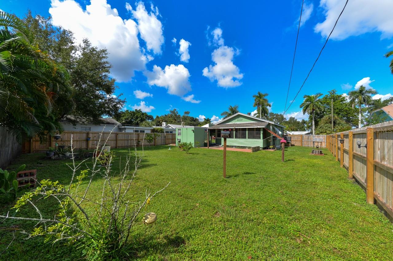 Image 32 of 36 For 3510 Riverside Drive