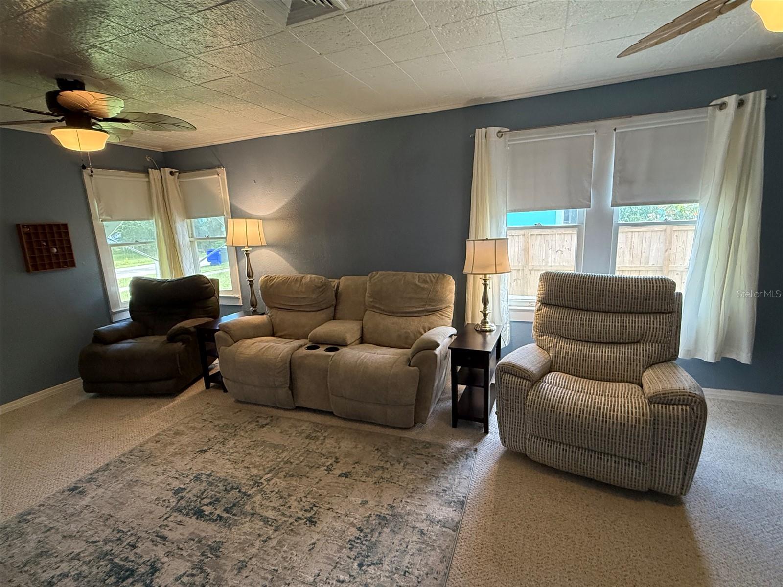 Image 6 of 16 For 3510 Riverside Drive