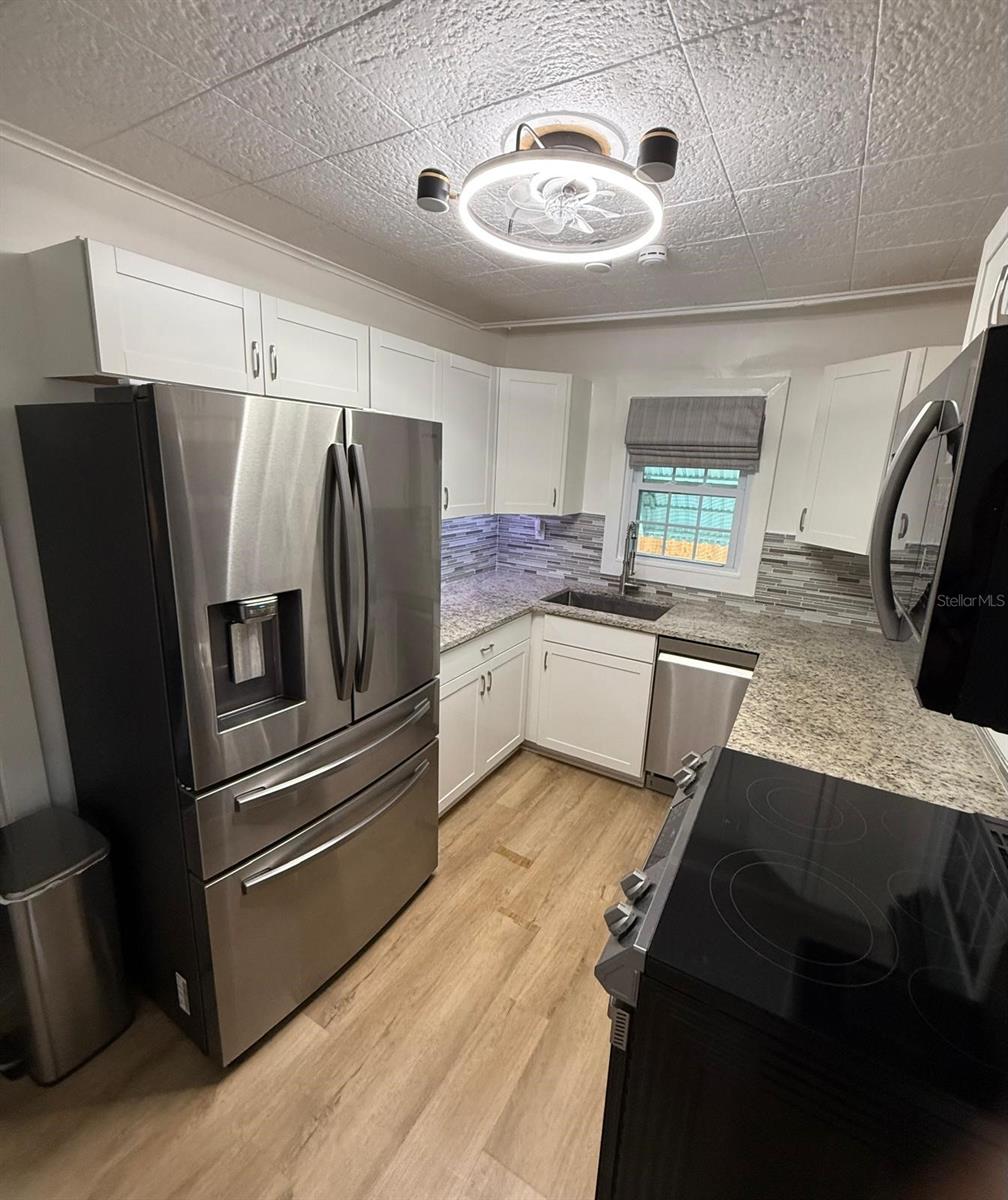 Image 9 of 16 For 3510 Riverside Drive